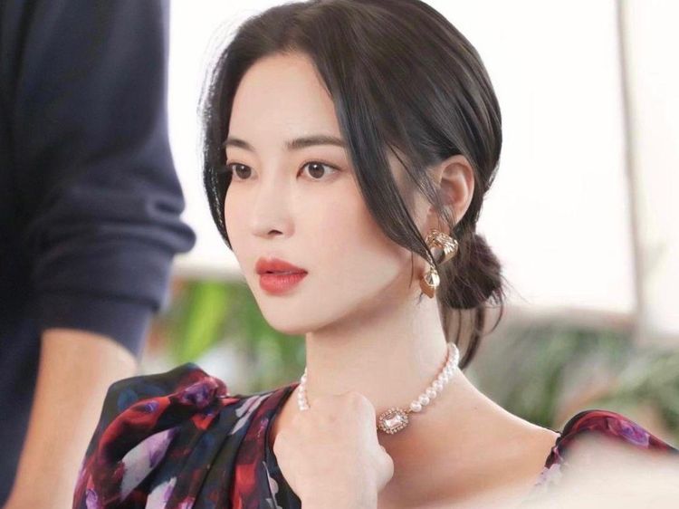 Sukses di Drakor Mine, Kim Yoon Ji Umumkan Pernikahan