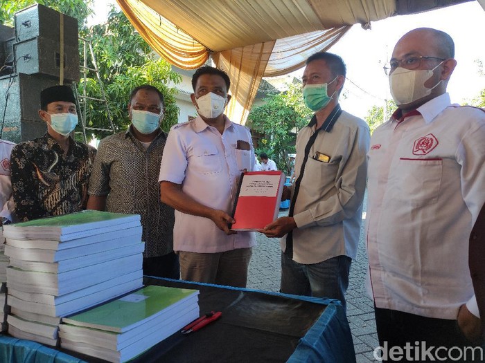 Ratusan korban lumpur Sidoarjo asal Desa Renokenongo, saat ini menempati lahan di Desa Kedungsolo, Kecamatan Porong. Mereka belum memiliki sertifikat tanah meski sudah 11 tahun menempati lahan itu.