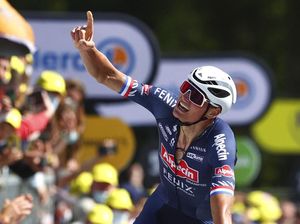 Luapan Ekspresi Kemenangan Van Der Poel