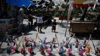 Di tahun 1978-1979, pantai ini pun beralih fungsi menjadi tempat tempat pemijahan berbentuk tambak sistem permanen dengan atap kaca. Sayangnya, program yang kala itu diusung oleh Pemerintah Provinsi Sumatera Utara tidak berhasil, sehingga hanya meninggalkan struktur bangunan.