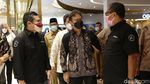 Momen Menkes Tinjau Vaksinasi Massal di Trans Studio Cibubur