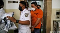OK diketahui melakukan aksinya lantaran emosi saat diklakson di jalan. 