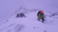 Pekerjaan itu sebagai Fell Top Assesor di Taman Nasional Lake District. Taman nasional yang sangat populer ini adalah kantor paling aneh di Inggris.