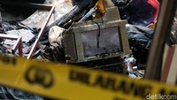 Kasudin Gulkarmat Jakarta Pusat Asril Rizal menyebut kerugian akibat kebakaran tersebut ditaksir mencapai Rp 937.500.000.
