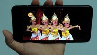 Digelar di masa pandemi, sejumlah pentas seni pun diselenggarakan secara virtual guna mencegah penyebaran virus Corona. ANTARA FOTO/Nyoman Hendra Wibowo.