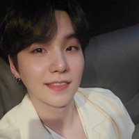 Personil BTS lainnya juga masuk daftar ini. Suga, menempati nomor 5 dalam mesin pencarian Google. Gayanya nge-rap di lagu ‘Butter’ sukses membuat Suga menarik fans baru sepanjang tahun ini. Foto: Twitter @BTS_twt