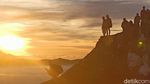 Tak Ada Lawan Indahnya Sunrise di Bromo