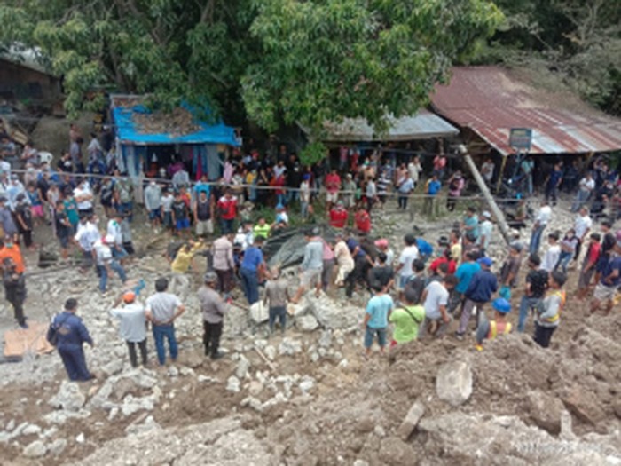 Tembok Penahan PPU Katolik di Simalungun Sumut Roboh (Foto: Istimewa)
