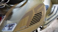 Setiap model hadir dengan sadel berbahan kulit nubuck khusus berwarna dark smoke grey yang menutupi finishing pipe dari sadel untuk menonjolkan siluet yang elegan. Foto: Dok. Piaggio Indonesia