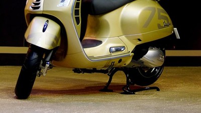 Lihat Lebih Dekat Mewahnya Vespa Edisi 75 Tahun