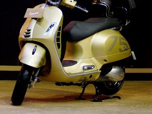 Lihat Lebih Dekat Mewahnya Vespa Edisi 75 Tahun