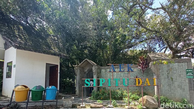 Wisata Aek Sipitu Dai, Pesona Air 7 Rasa Pusuk Buhit Tempat Mandi Raja