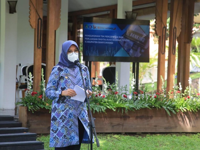 Bupati Banyuwangi Ipuk Fiestiandani