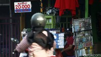 Pemerintah memperbarui data kasus virus Corona (COVID-19) di Indonesia pada Senin (28/6/2021). Dilaporkan ada penambahan 20.694 kasus positif COVID-19 di Tanah Air.