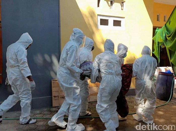 Dua warga Brebes kena Corona meninggal saat isolasi rumah karena RS penuh, Selasa (29/6/2021).