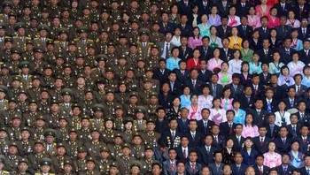 Potret perayaan 100 tahun kelahiran pendiri Korea Utara, Kim Il-sung. Foto: Brightside