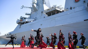 Mesinnya dua buah jenis WR-21 yang dibuat oleh Rolls Royce dan Northrop Grumman. Foto: AP