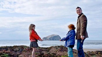 Mengangat pulau. Foto: dok illumeably