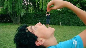 Raksasa memakan manusia. Foto: dok illumeably