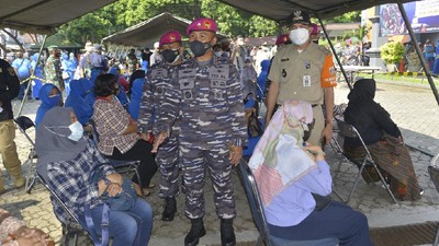 Korps Marinir TNI AL Dukung 1 Juta Vaksin Sehari