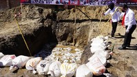  Satnarkoba Polres Gorontalo Kota memusnahkan 4.600 liter captikus hasil sitaan pada bulan Mei 2021 sebagai salah satu upaya pemberantasan peredaran minuman keras di wilayah itu. 