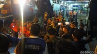 Insiden terbalik dan tenggelam di posisi utara lampu merah Gilimanuk, Bali, sekitar pukul 19.20 Wita. KMP Yunice diperkirakan mengangkut sekitar 40 penumpang.