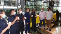 Tak perlu khawatir soal harga, karena Kopikren Palma One memiliki harga yang sangat bersahabat terlebih menilik lokasinya yang berada di kawasan premium perkantoran Kuningan. Anda hanya cukup merogoh kantong dengan kisaran Rp 20.000 hingga Rp 45.000 saja untuk menikmati sajian di sini.