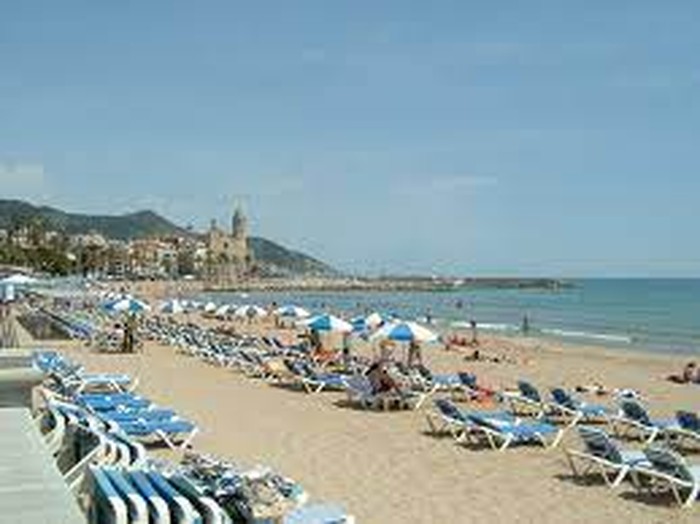Pantai Sitges, Spanyol