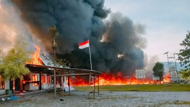 Pembakaran sejumlah gedung pemerintahan oleh massa di Yalimo Papua