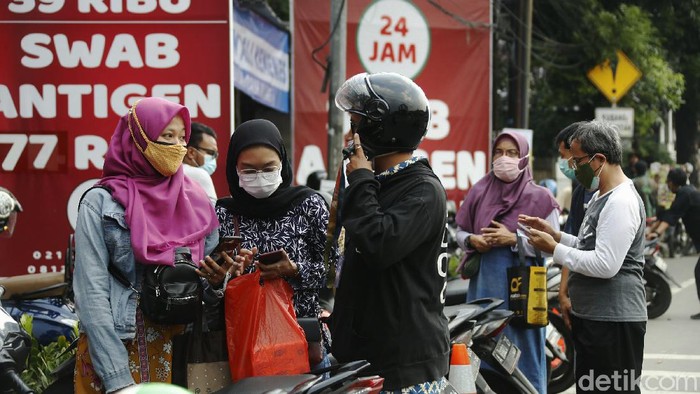 Perang Harga Tes Swab COVID-19 di Tengah Lonjakan Corona Meningkatnya kasus Corona di DKI Jakarta menjadi lahan bisnis bagi para klinik untuk menyediakan pemeriksaan tes Swab COVID-19.