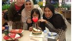 Sebelum Kritis Karena Covid-19, Jane Shalimar Sering Hangout Sambil Ngemil