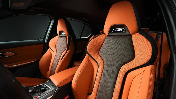 Begini Jadinya Kalau Teknologi Balap di Pakai untuk Sehari-hari BMW M3 dan BMW M4 Coupe generasi terbaru hadir dengan sematan teknologi balap yang bisa dipakai untuk kegiatan sehari-hari. Seperti apa tampilannya? Intip yuks.