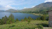 Untuk masuk ke sini biaya tiketnya dihitung per kendaraan. 