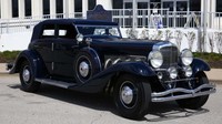 Duesenberg Model JN keluaran tahun 1935. Diproduksi oleh perusahaan Rollston, mobil bertipe convertible bergaya klasik ini sangat laku di pasaran pada tahun 1920 hingga 1930-an. Foto: doc. bringatrailer