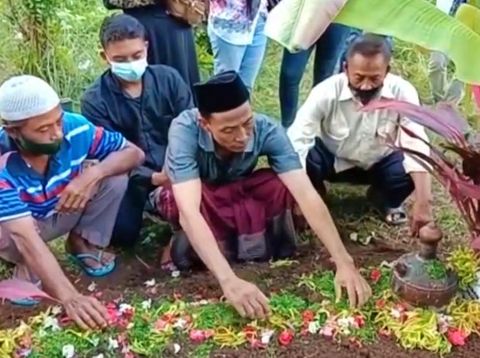 Gadis Cantik Asal Banyuwangi Batal Menikah Setelah Jadi Korban KMP Yunicee