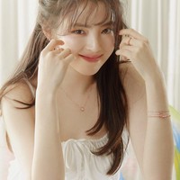 Dalam wawancaranya, Han So Hee membicarakan karakternya di Nevertheless. Yoo Na Bi adalah mahasiswa Seni yang putus karena diselingkuhi cinta pertamanya. Foto: dok. 1st Look