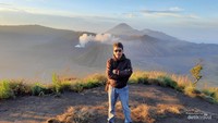 Indah dan cantiknya kawasan Gunung Bromo pukul. 06.00 pagi, pas mendapatkan cuaca yang sangat bersahabat..