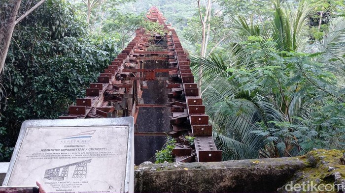 Kondisi jembatan KA Cikacepit di Kecamatan Kalipucang, Kabupaten Pangandaran.
