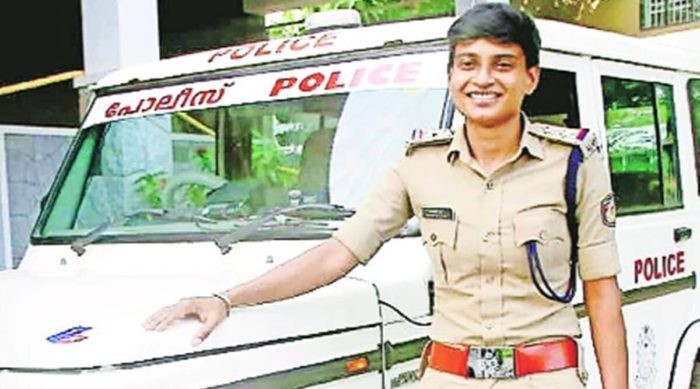 Keren! Dulunya Jualan Es Lemon di Pinggir Jalan, Wanita Ini Sekarang Jadi Polisi