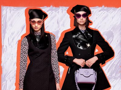10 Koleksi Versace Resort 2022, Busana ala 90-an untuk Generasi TikTok