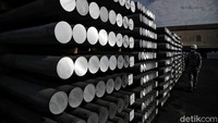 Pabrik yang dimiliki oleh PT Indonesia Asahan Aluminium (Inalum) ini setiap harinya terus beroperasi menghasilkan 3 produk aluminium untuk konsumsi industri dalam negeri. Adapun 3 produk unggulan tersebut adalah aluminium ingot, billet, dan alloy.