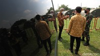 Menurutnya, saat ini sudah ada sekitar 7.600 RT yang harus dikarantina atau lockdown karena masuk dalam zona merah. Langkah tersebut, kata Ganjar, sesuai dengan implementasi PPKM berbasis mikro.