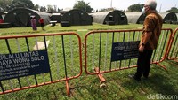Gubernur sempat berbicara langsung dengan pasien yang terpapar virus Corona yang dirawat dirumah sakit lapangan di dalam benteng bekas peninggalan Kolonial Belanda tersebut.