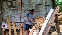 Febrian menuturkan pangsa pasar yang ia incar mulai dari anak muda hingga orang dewasa.