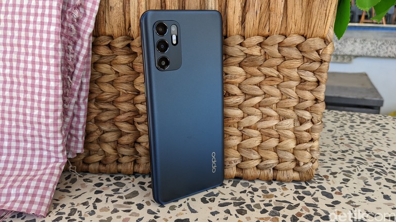 Oppo Reno6