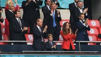 Pangeran George disebut-sebut penggemar sepakbola juga. Dia pernah menggelar perayaan ulang tahun bertema sepakbola. (Foto: AFP/JUSTIN TALLIS) 
