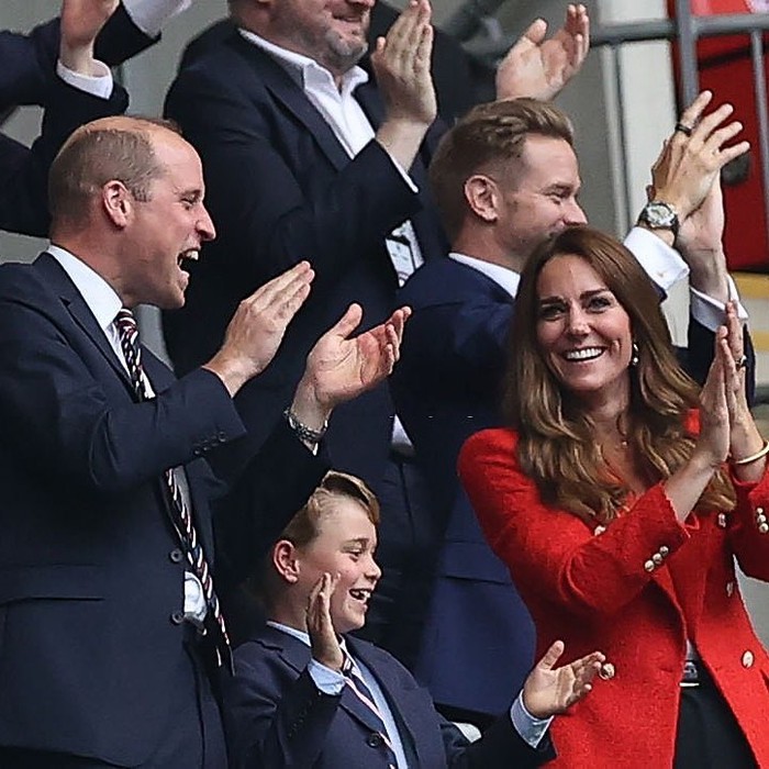 Pangeran George Nonton Euro