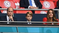 Ekspresi Pangeran George serius banget! (Foto: AFP/JUSTIN TALLIS) 