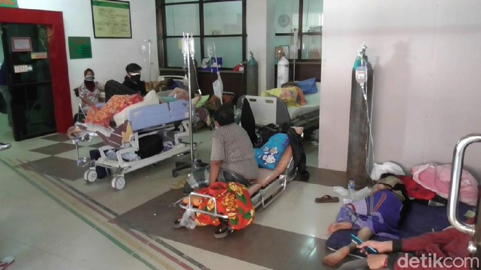 Pasien COVID-19 tertahan di ruang IGD Ciereng Subang