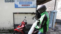 Ojek online menerima pesanan oksigen medis.  